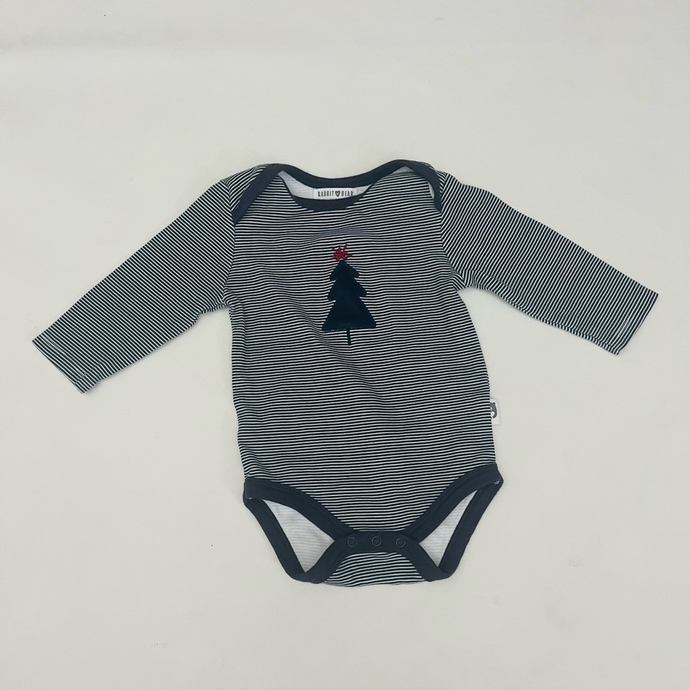 Infant 6-9 months Rabbit + Bear Organic Longsleeve Bodysuit Christmas onesie